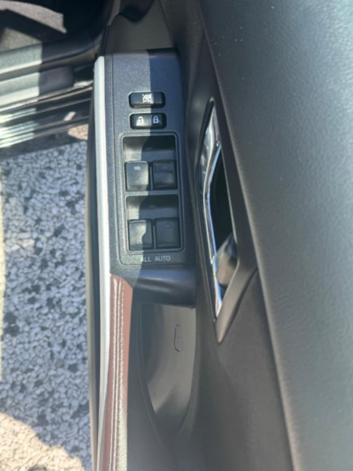 2015 Toyota Sai Carousel 9