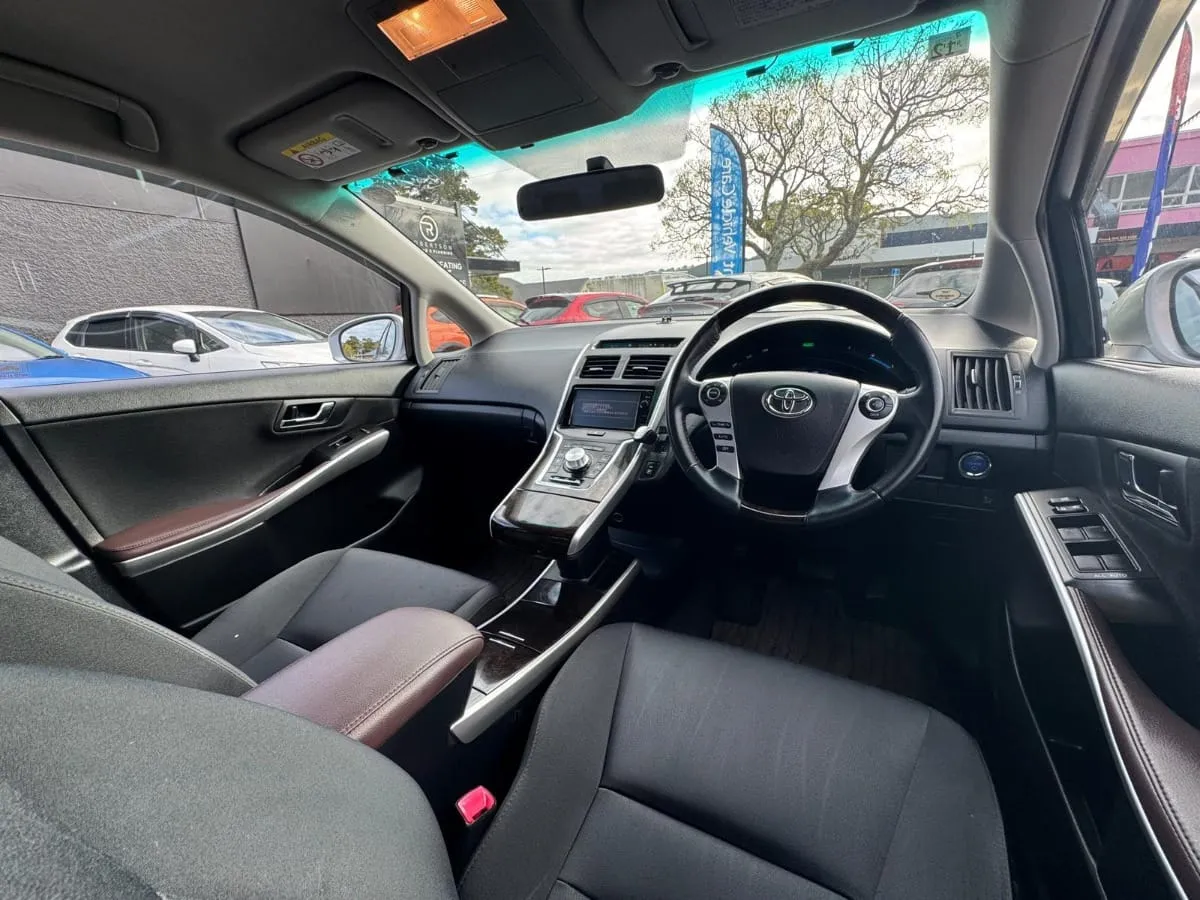 2014 Toyota Sai S Carousel 1
