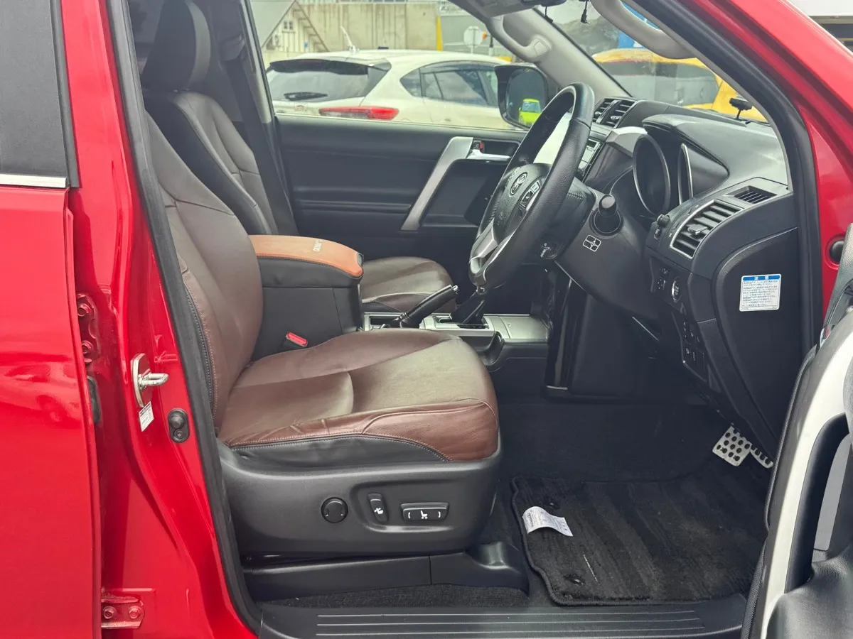 2016 Toyota Land Cruiser Prado 4WD, Towbar, 7 Seater Carousel 8