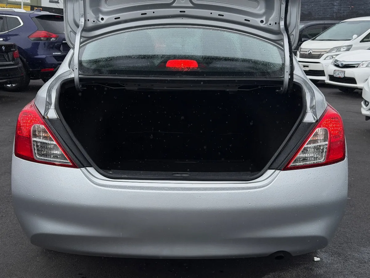 2014 Nissan Latio Carousel 9