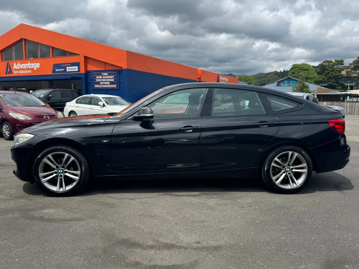 2014 BMW 320i I GRANTURISMO SPORT Carousel 7