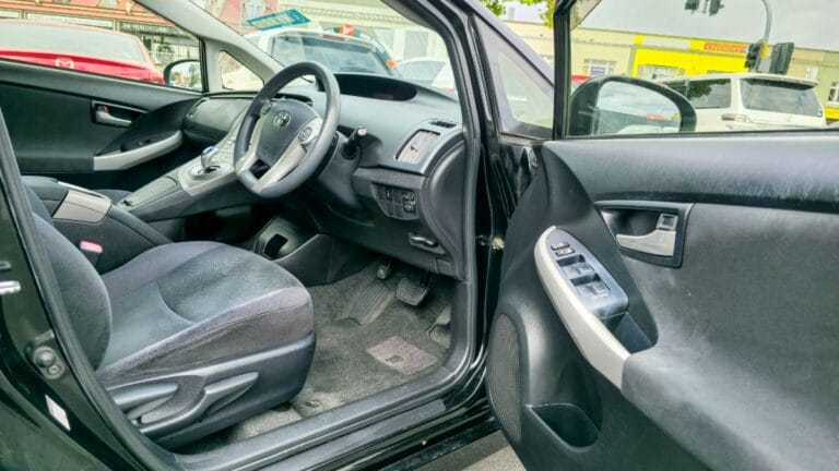2013 Toyota Prius Carousel 2