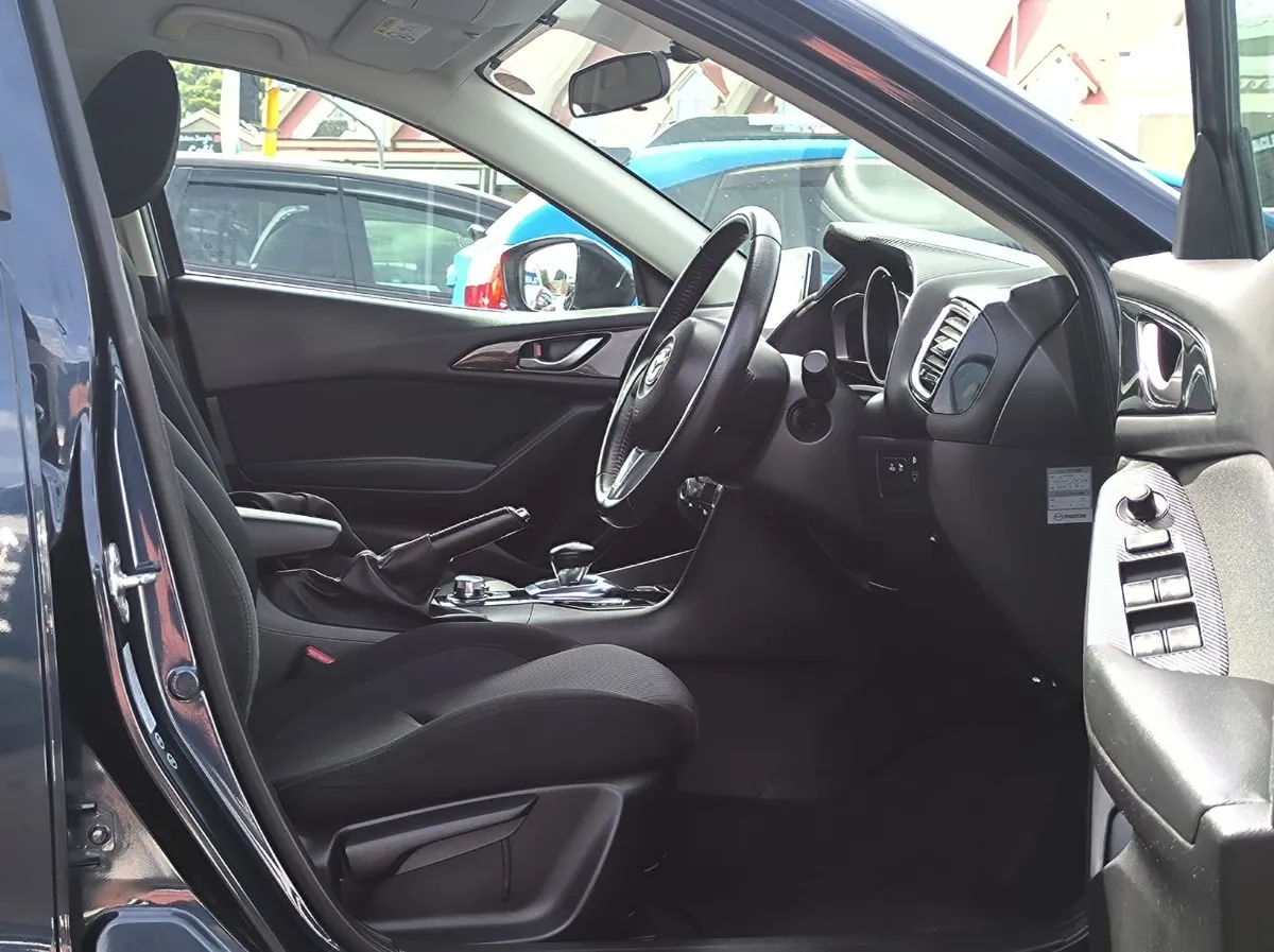 2014 Mazda Axela HYBRID HYBRID -C Carousel 6