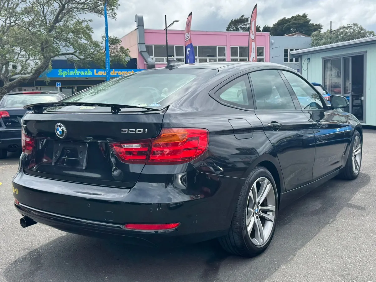 2014 BMW 320i I GRANTURISMO SPORT Carousel 5