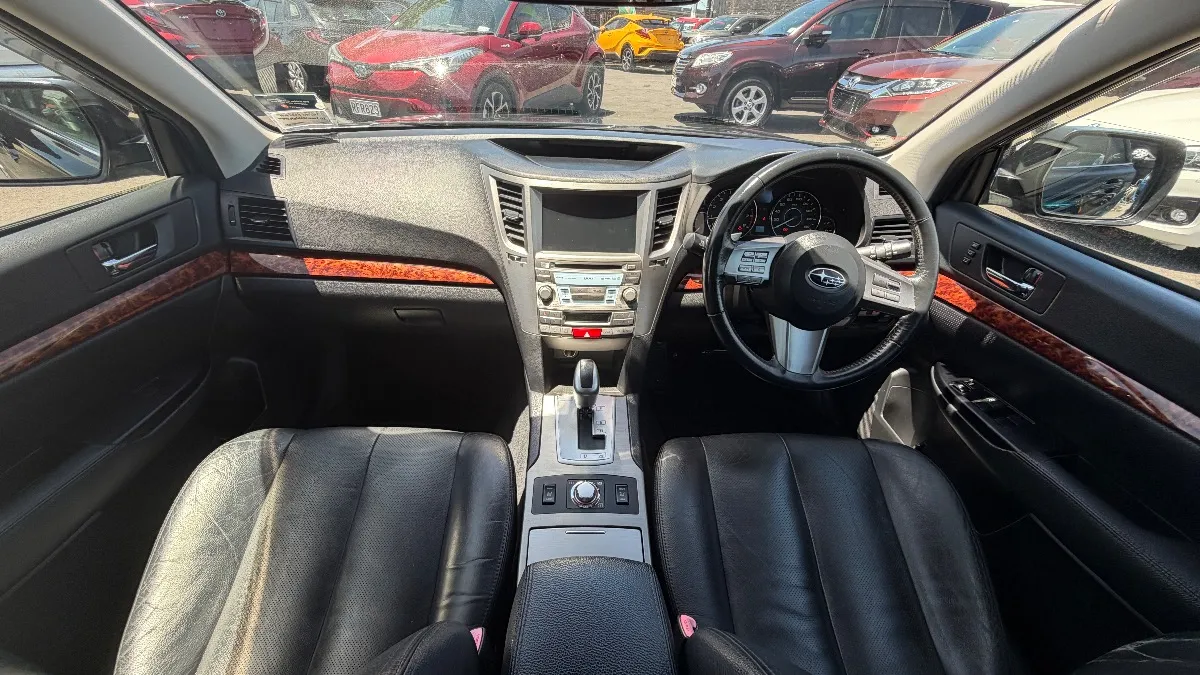 2010 Subaru Legacy Carousel 8