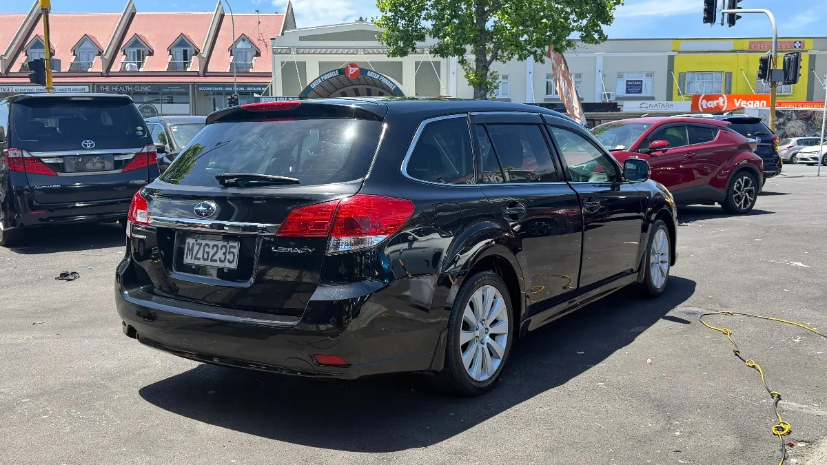 2010 Subaru Legacy Carousel 5
