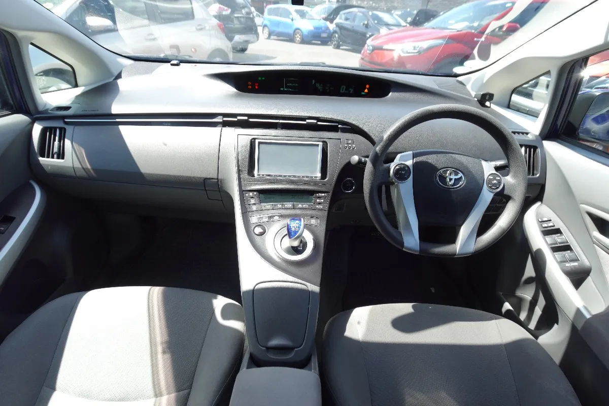 2010 Toyota Prius Carousel 1