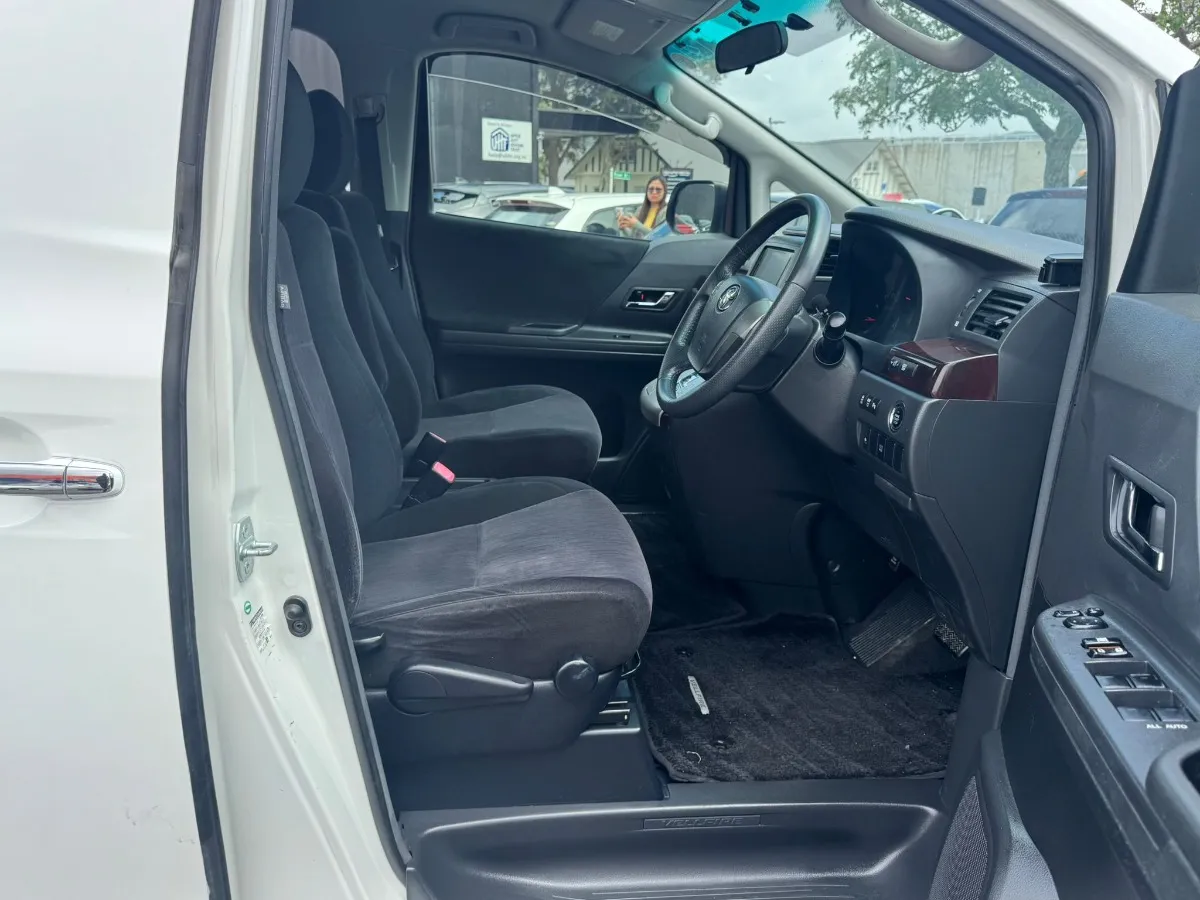 2012 Toyota Vellfire 2.4Z Carousel 3