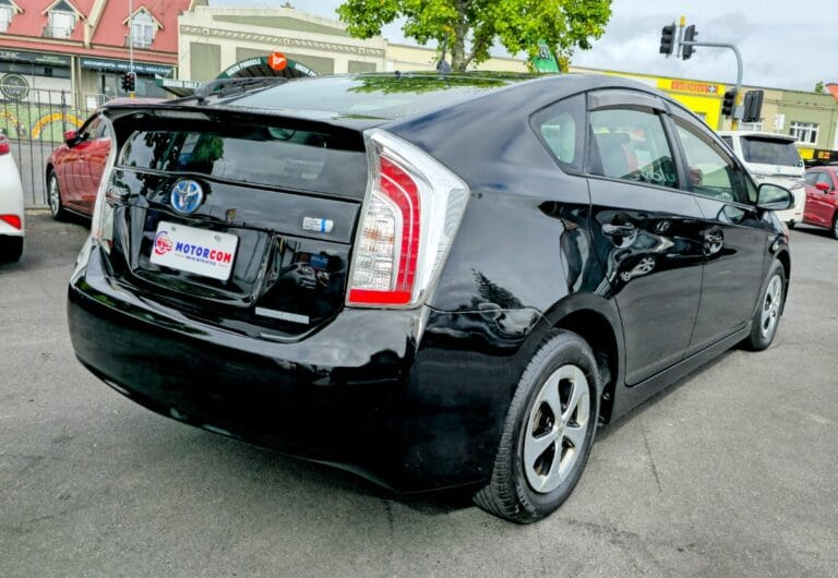 2013 Toyota Prius Carousel 4