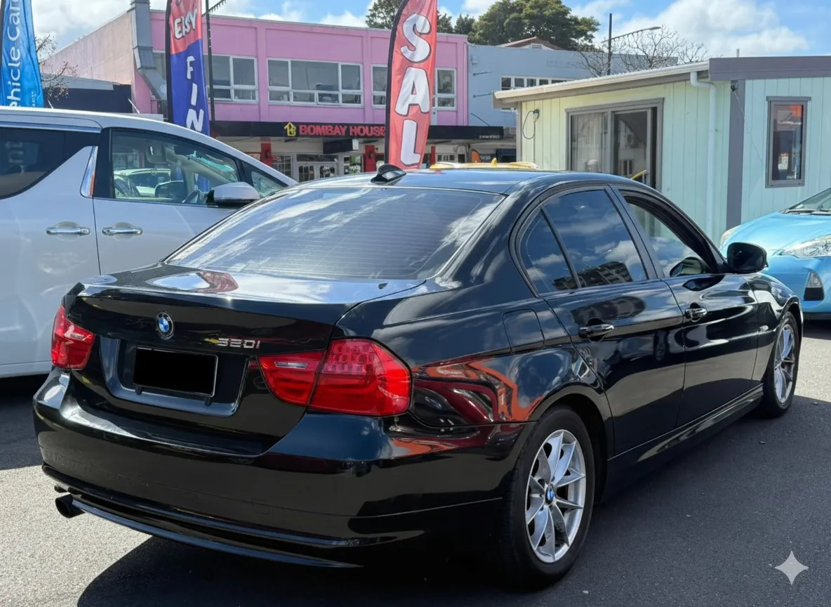 2011 BMW 320i Carousel 4