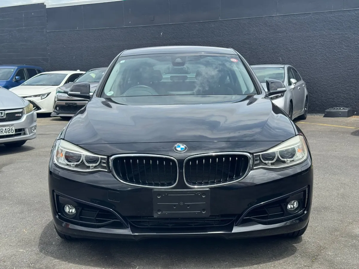 2014 BMW 320i I GRANTURISMO SPORT Carousel 9