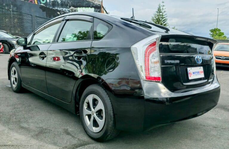 2013 Toyota Prius Carousel 6