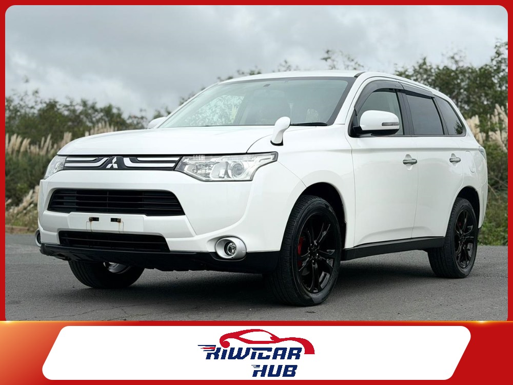 2013 Mitsubishi Outlander 7 SEATER !! REVERSING CAMERA !!