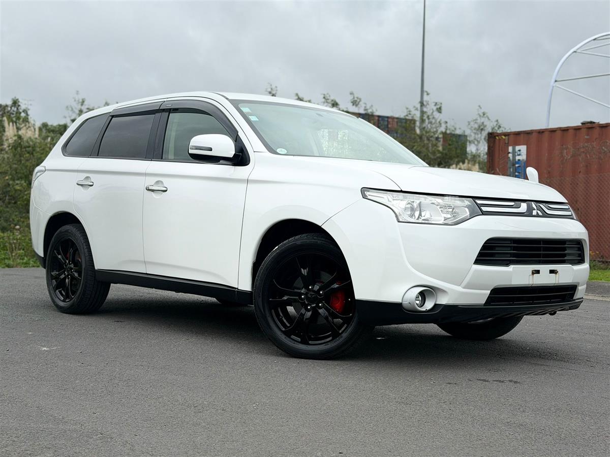 2013 Mitsubishi Outlander 7 SEATER !! REVERSING CAMERA !! Carousel 4