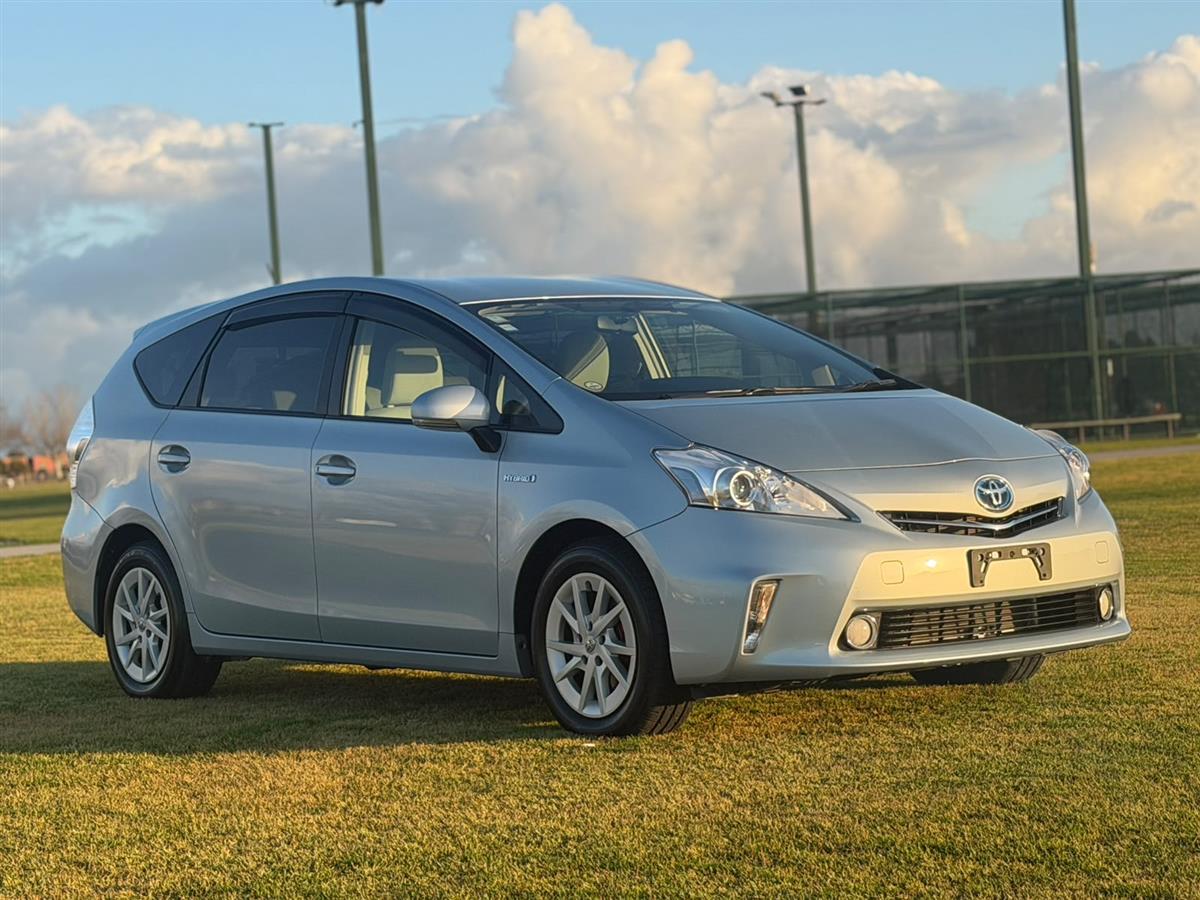 second hand 2013 Toyota Prius ALPHA HYBRID !! 7 SEATER !! for sale NZ Collage 1