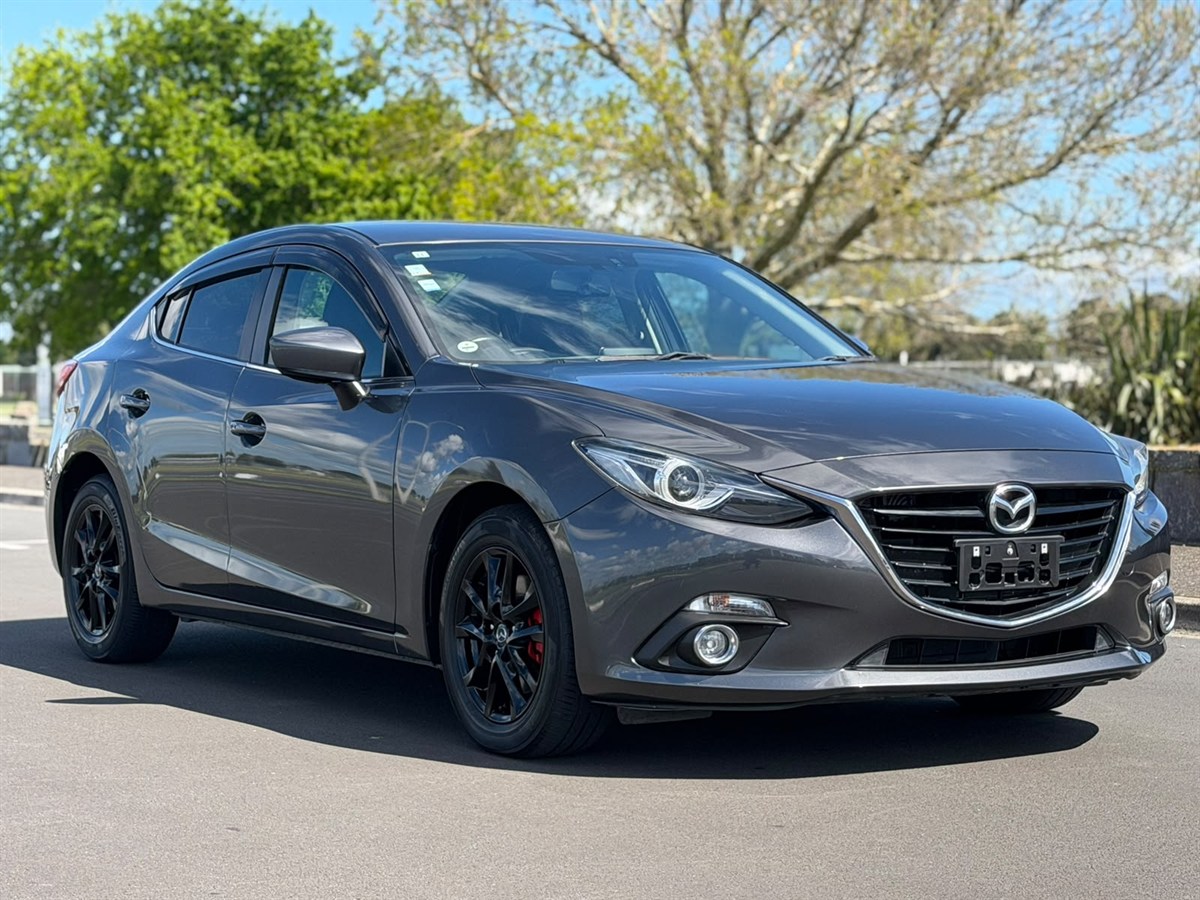 second hand 2013 Mazda Axela HYBRID !! LEATHER SEATS !! for sale NZ Collage 1