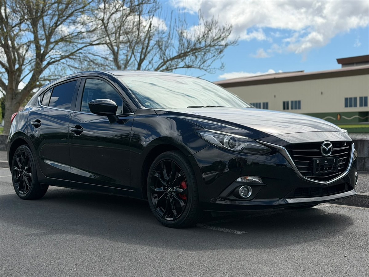 second hand 2013 Mazda Axela SKYACTIV !! BLACK ALLOYS !! for sale NZ Collage 1