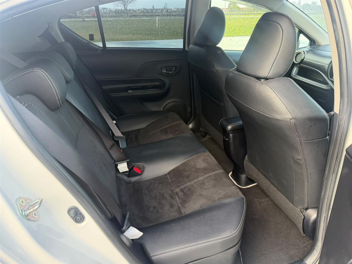 2015 Toyota Aqua GGS HYBRID !! ALLOYS !! Carousel 8