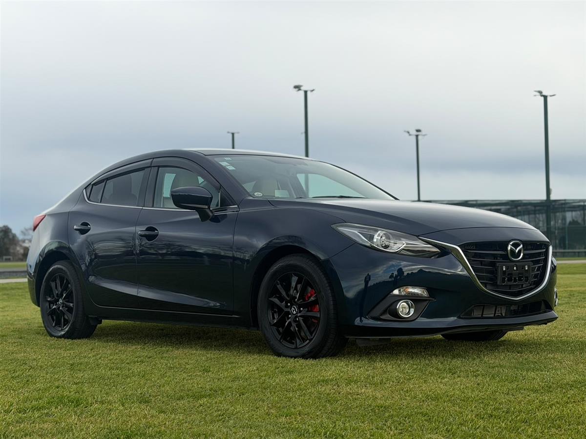 second hand 2013 Mazda Axela HYBRID !! HEATED & LEATHER SEATS !! for sale NZ Collage 1