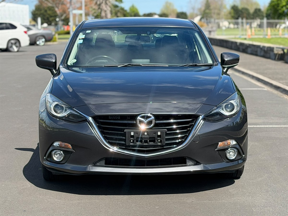 second hand 2013 Mazda Axela HYBRID !! LEATHER SEATS !! for sale NZ Collage 2