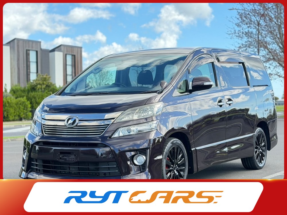 2013 Toyota Vellfire !! 8 SEATER !!
