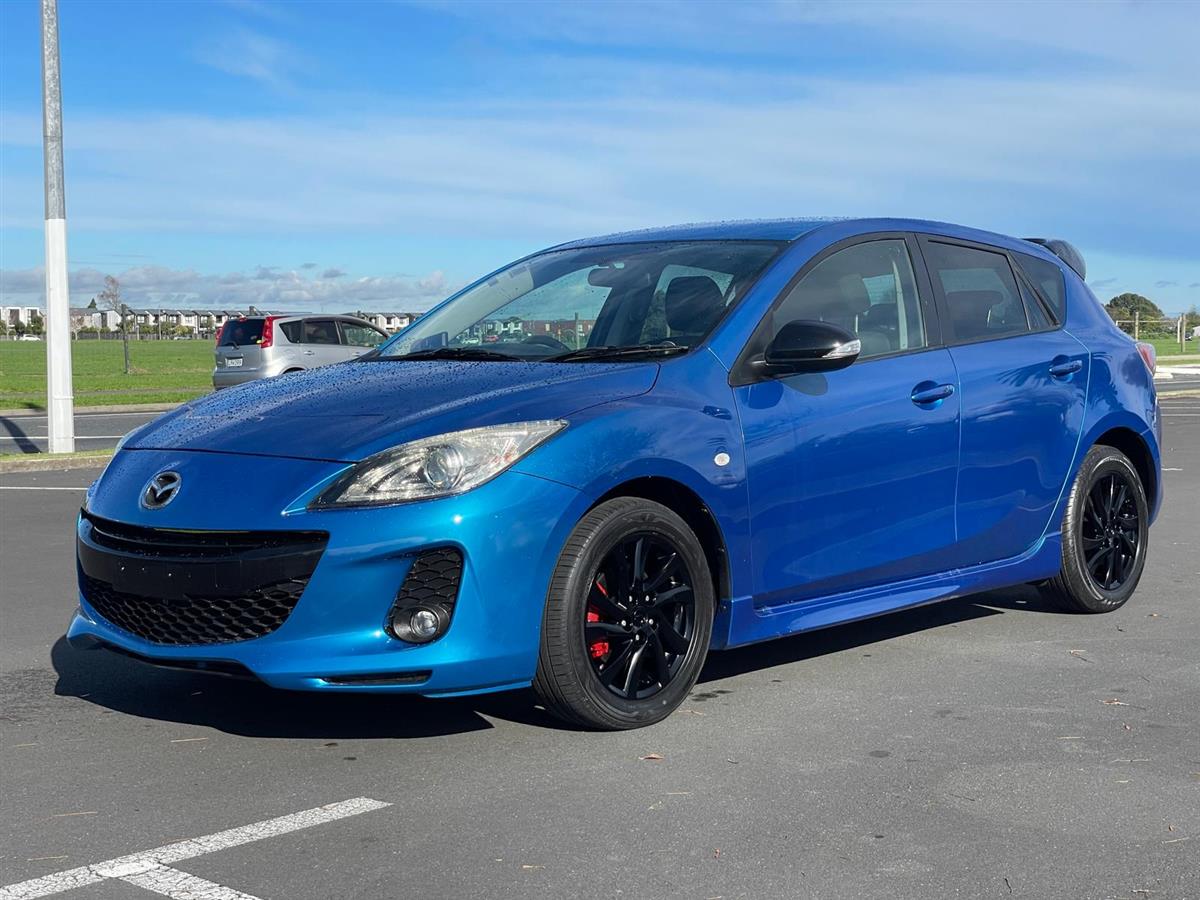 2013 Mazda Axela PUSH BUTTON START !! BLACK ALLOYS