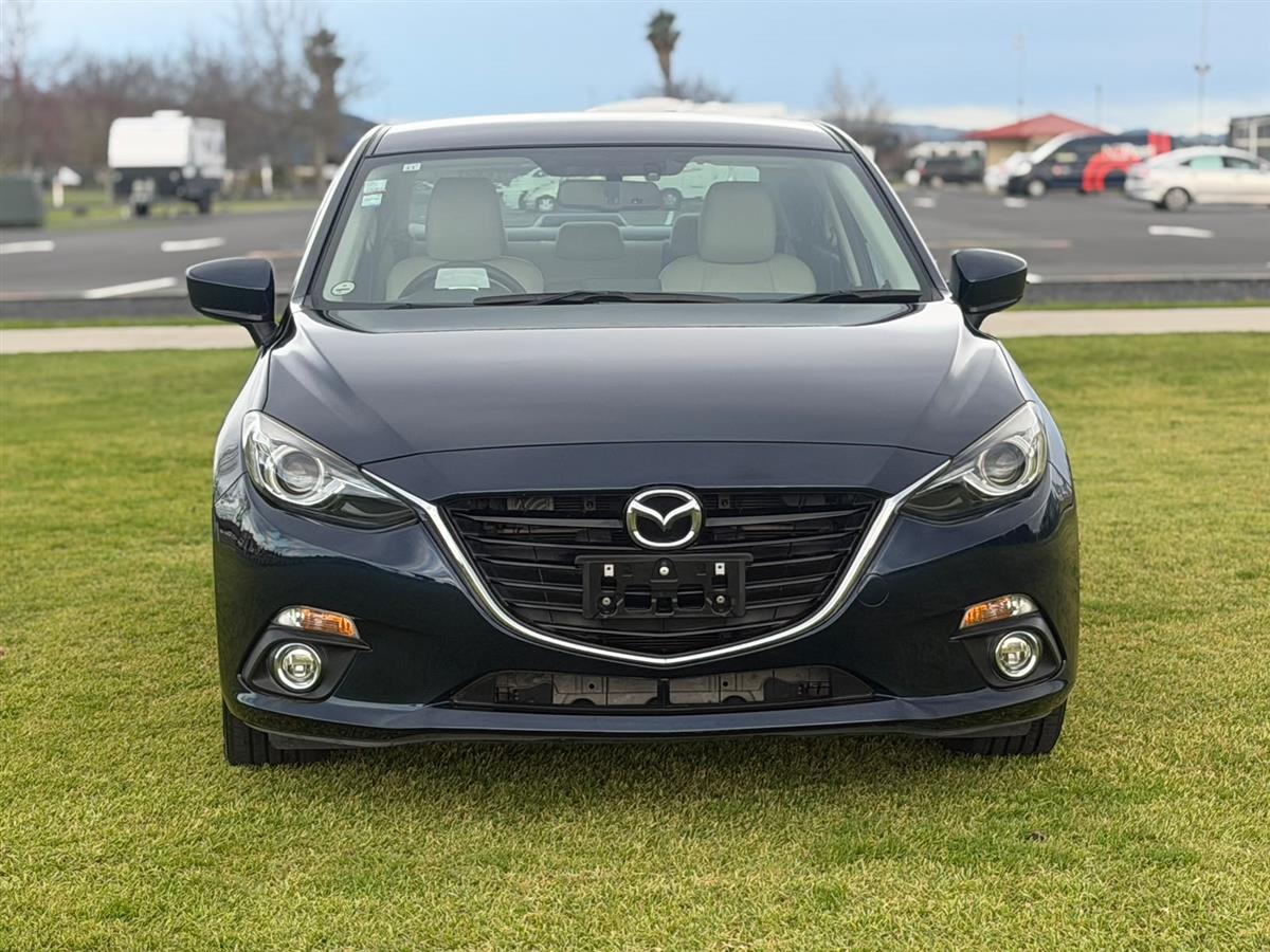 second hand 2013 Mazda Axela HYBRID !! HEATED & LEATHER SEATS !! for sale NZ Collage 2