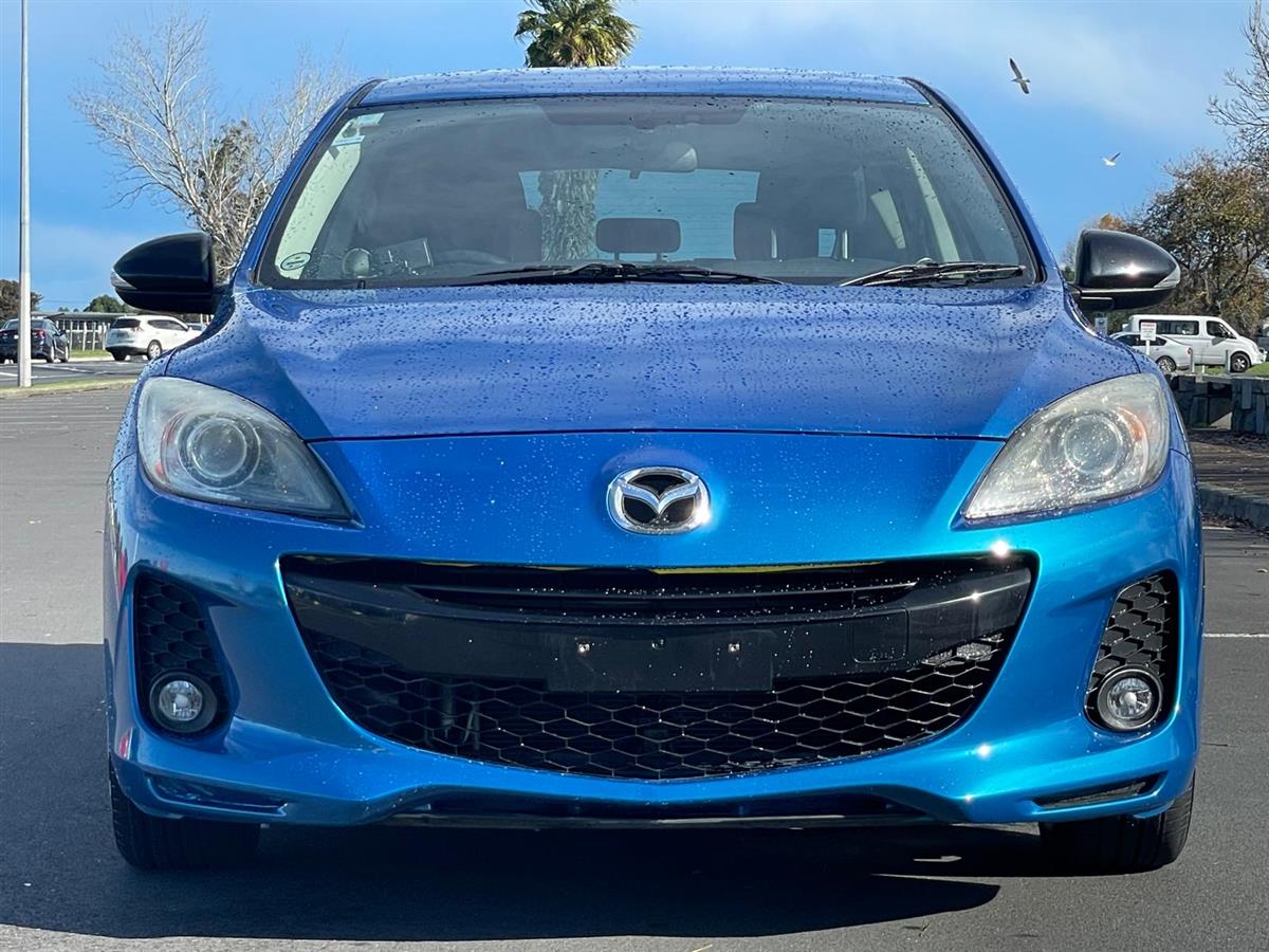 2013 Mazda Axela PUSH BUTTON START !! BLACK ALLOYS Carousel 2