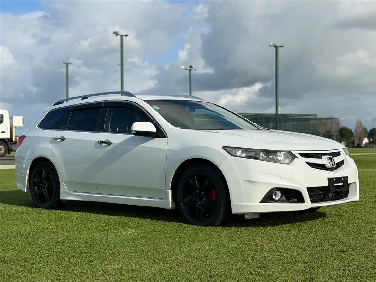 second hand 2013 Honda Accord WAGON !! CRUISE CONTROL !! for sale NZ Collage 2