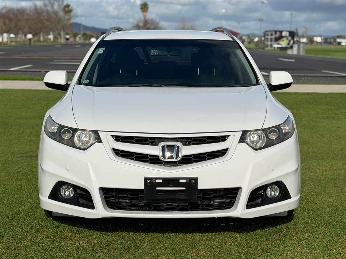 second hand 2013 Honda Accord WAGON !! CRUISE CONTROL !! for sale NZ Collage 1