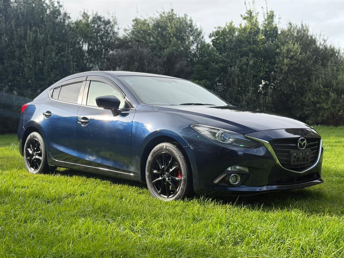 second hand 2014 Mazda Axela HYBRID !! HEATED & LEATHER SEATS !! for sale NZ Collage 1