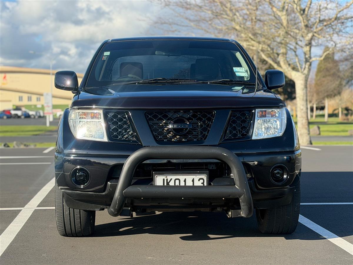 2011 Nissan Navara D/C 2.5D 2WD RX AT !! ALLOYS !! Collage 2