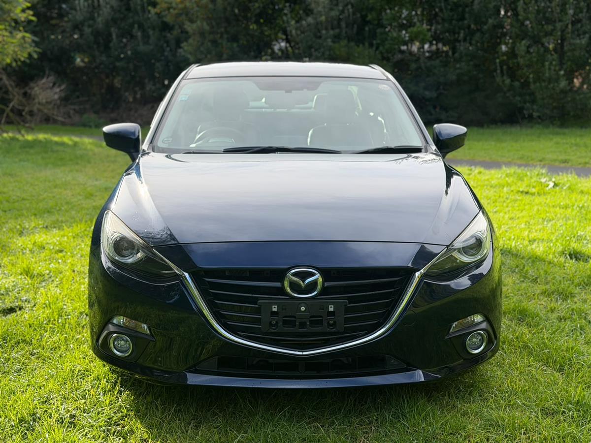 second hand 2014 Mazda Axela HYBRID !! HEATED & LEATHER SEATS !! for sale NZ Collage 2