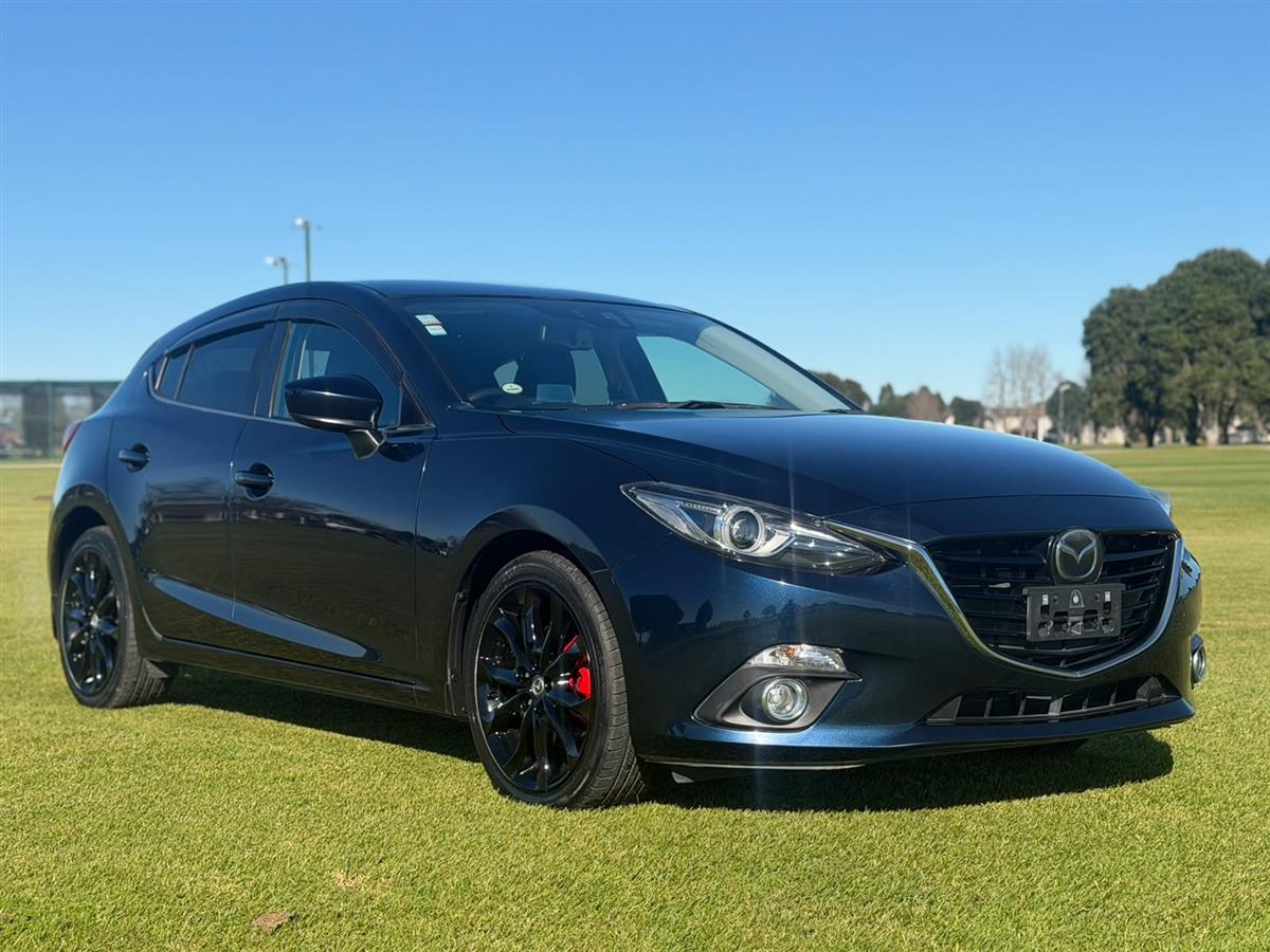 second hand 2014 Mazda Axela !! 2.0 S !! HUD DISPLAY !! for sale NZ Collage 1