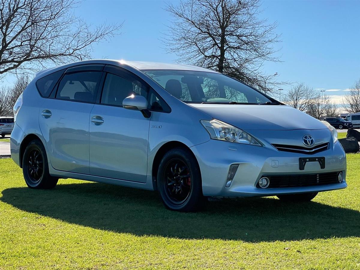 second hand 2014 Toyota Prius ALPHA HYBRID !! 7 SEATER !! for sale NZ Collage 1