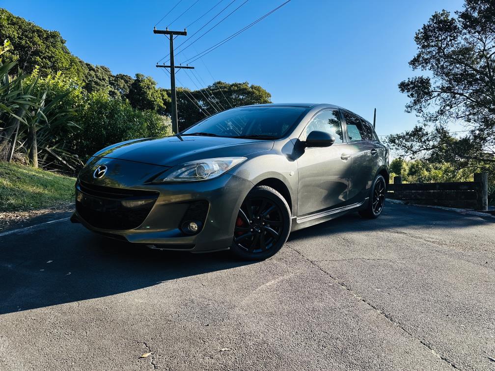 2012 Mazda Axela SPORTS !! STUNNING ALLOYS !! Carousel 2