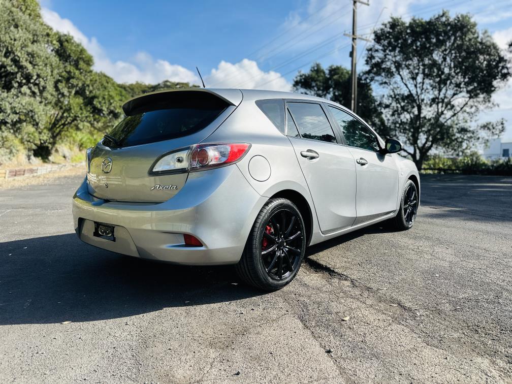 2012 Mazda Axela SPORTS !! STUNNING ALLOYS !! Carousel 6