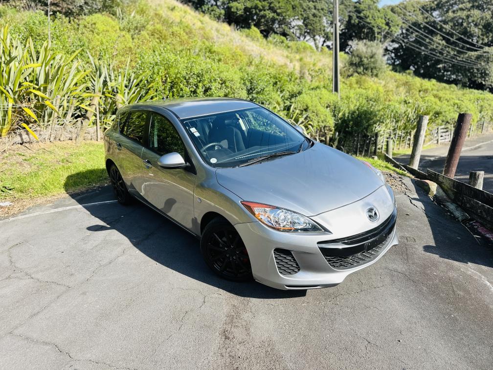 2012 Mazda Axela SPORTS !! STUNNING ALLOYS !! Carousel 9