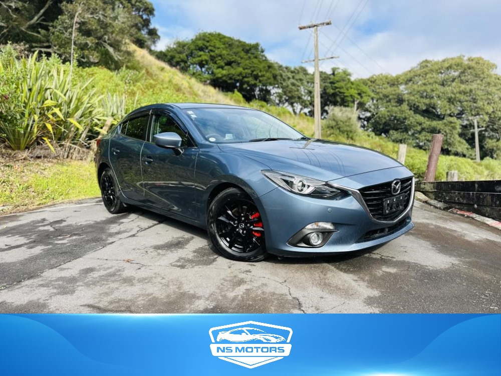 2014 Mazda Axela HYBRID !! HIGH SPEC !!