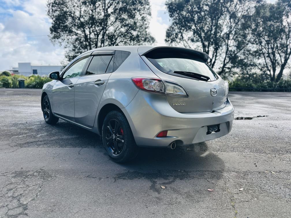 2013 Mazda Axela SPORTS !! SKYACTIVE ENGINE !! Carousel 4