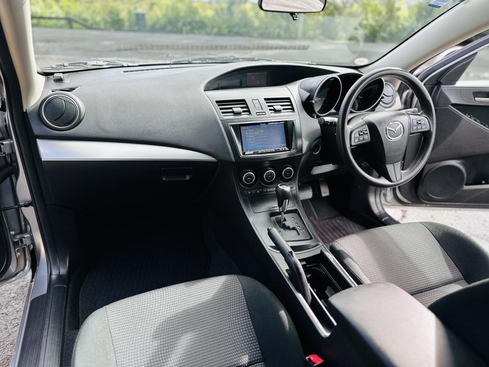 2013 Mazda Axela SPORTS !! SKYACTIVE ENGINE !! Carousel 13