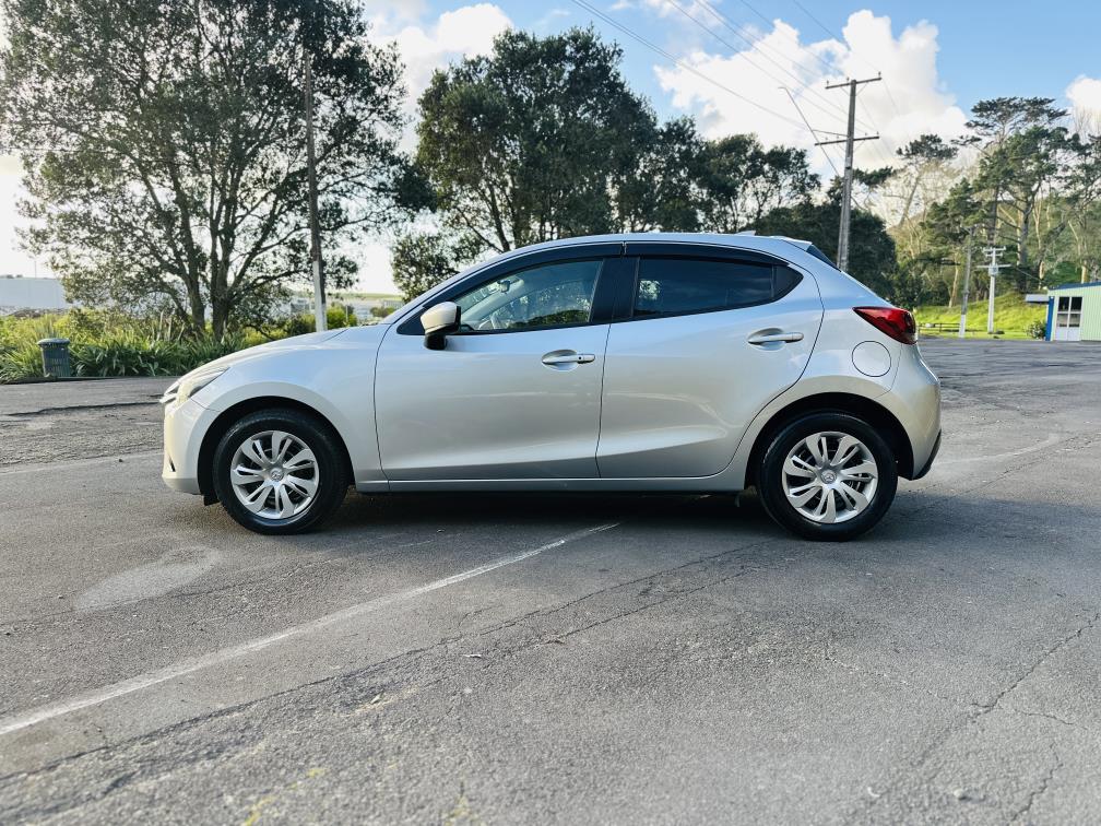 2017 Mazda Demio 13S SPORTS !! SKYACTIVE ENGINE !! Carousel 3