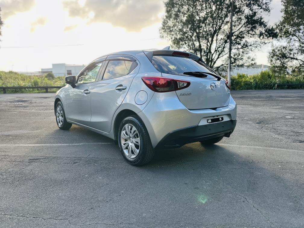 2017 Mazda Demio 13S SPORTS !! SKYACTIVE ENGINE !! Carousel 4