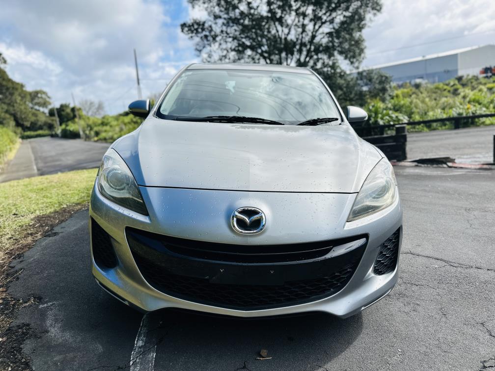 2013 Mazda Axela SPORTS !! SKYACTIVE ENGINE !! Carousel 1