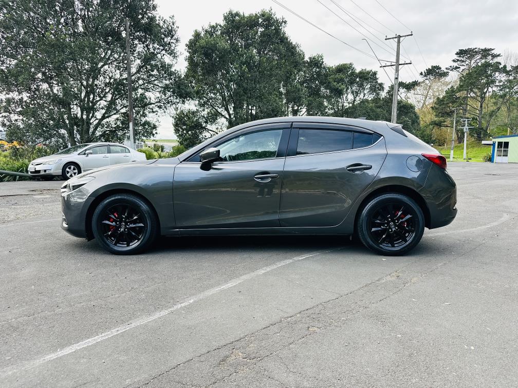 2017 Mazda Axela SPORTS !! SKYACTIVE ENGINE !! Carousel 3