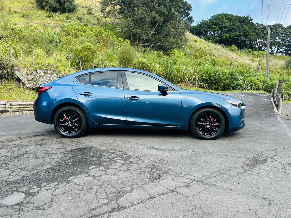 2016 Mazda Axela SPORTS !! SKYACTIVE ENGINE !! Carousel 7