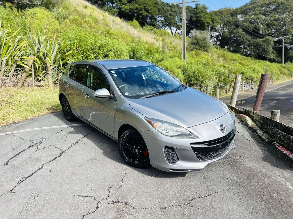 2013 Mazda Axela SPORTS !! SKYACTIVE ENGINE !! Carousel 9