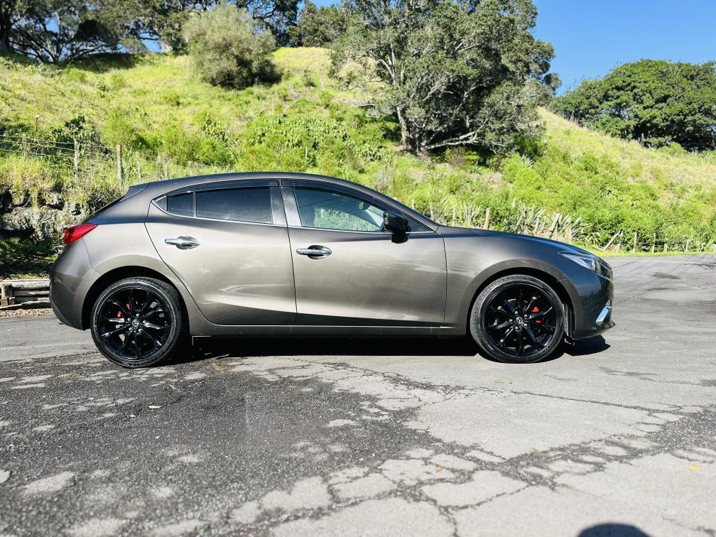 2014 Mazda Axela 20S SPORTS !! STUNNING ALLOYS !! Carousel 7