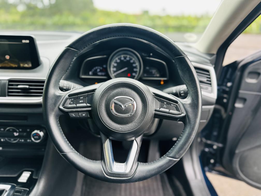 2016 Mazda Axela SPORTS !! SKYACTIVE ENGINE !! Carousel 10
