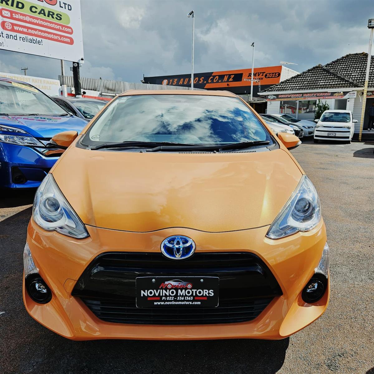 2015 Toyota Aqua HYBRID G SPEC LOW KMS Carousel 1